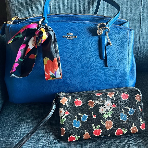 Coach Purse with Wallet - Picture 2 of 16